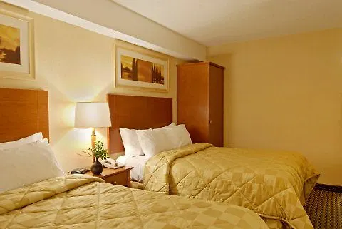 Comfort Inn Airport West Mississauga 2*,
